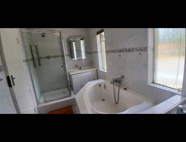 4 BEDROOM HOUSE FOR SALE IN ONTDEKKERSPARK